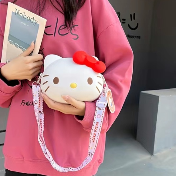 NWT Large Hello Kitty Silicone Crossbody Purse/ Bag, Approx 8” by 6” - Picture 2 of 3